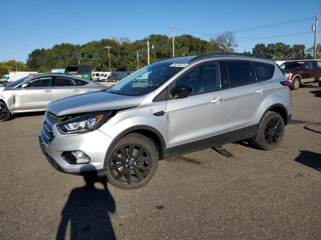 Global Auto Auctions: 2019 FORD ESCAPE SE