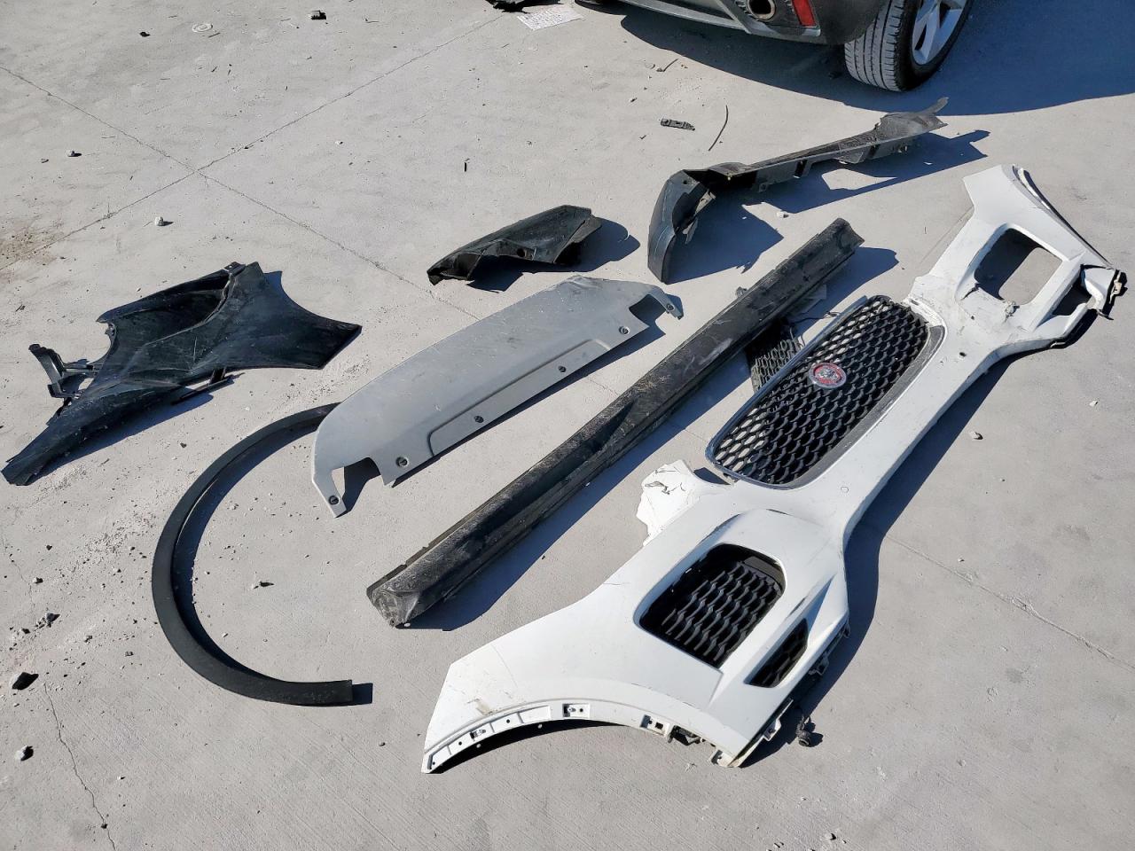 JAGUAR E-TYPE E-PACE