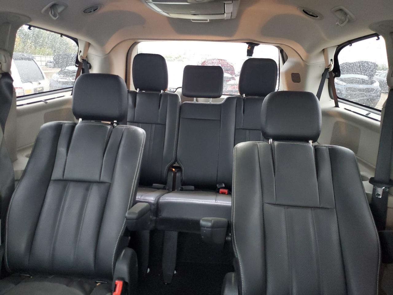 CHRYSLER TOWN & COUNTRY TOURING L