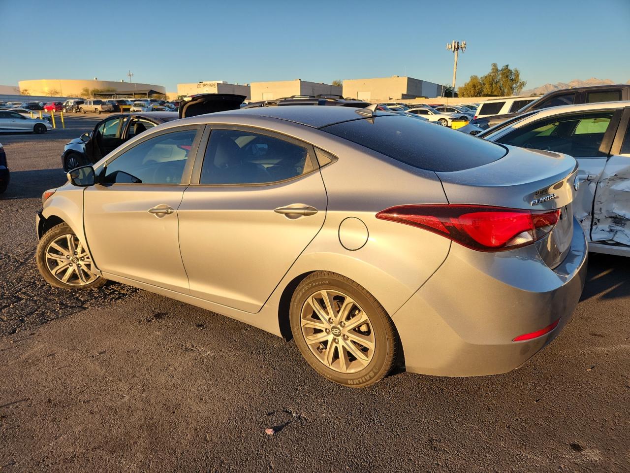 HYUNDAI ELANTRA SE
