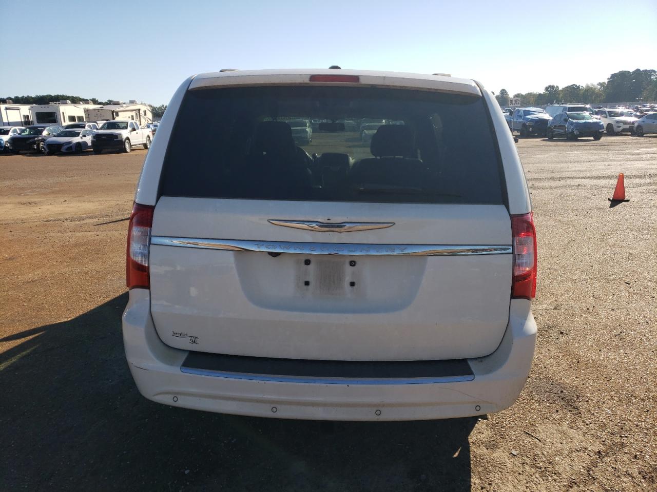 CHRYSLER TOWN & COUNTRY TOURING L