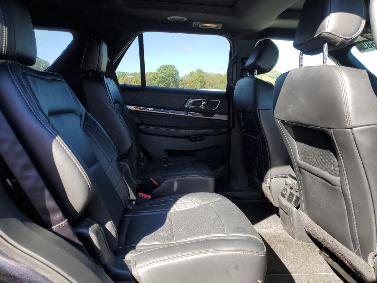 FORD EXPLORER PLATINUM