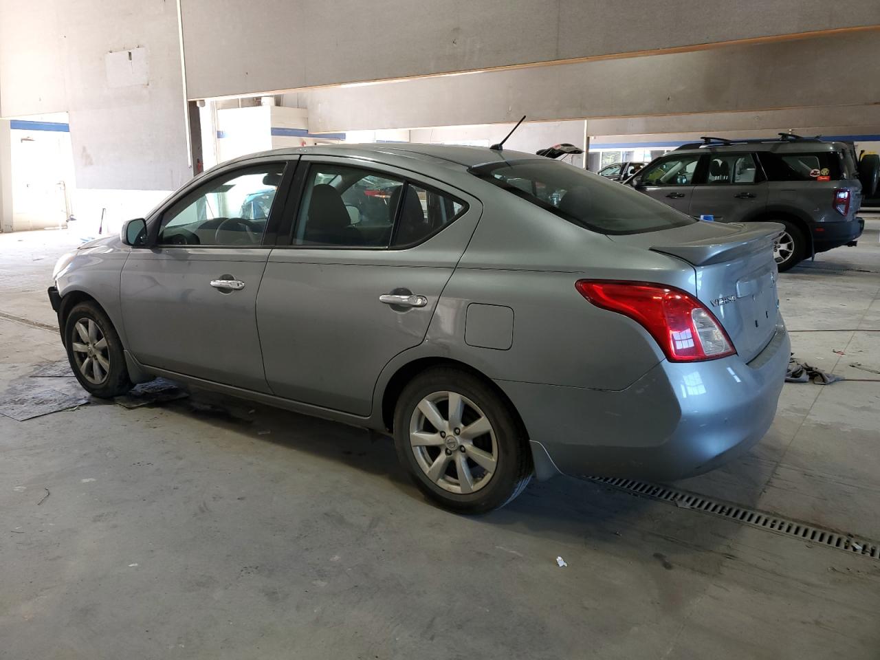 NISSAN VERSA S