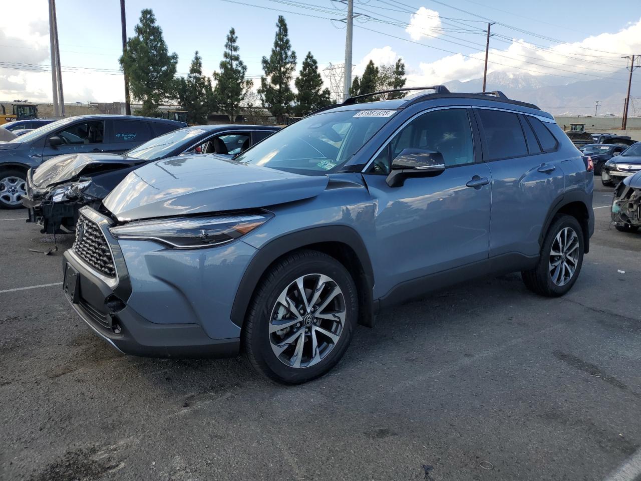 TOYOTA COROLLA CROSS XLE