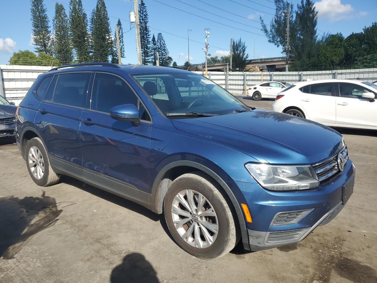 VOLKSWAGEN TIGUAN S