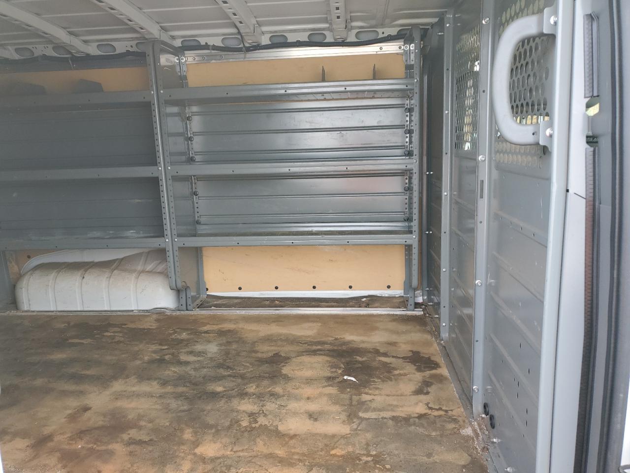 NISSAN NV2500 2500 S