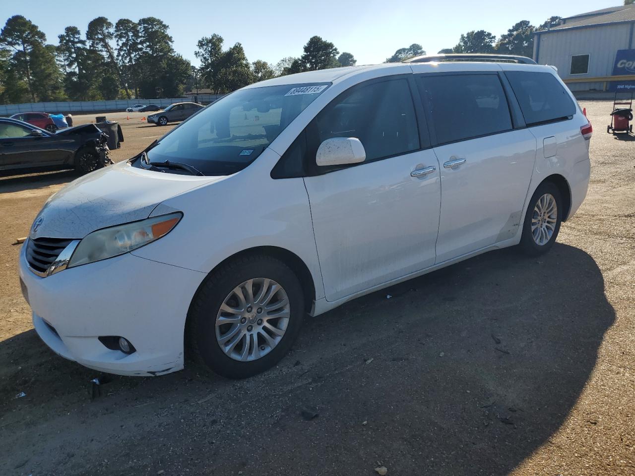 TOYOTA SIENNA XLE