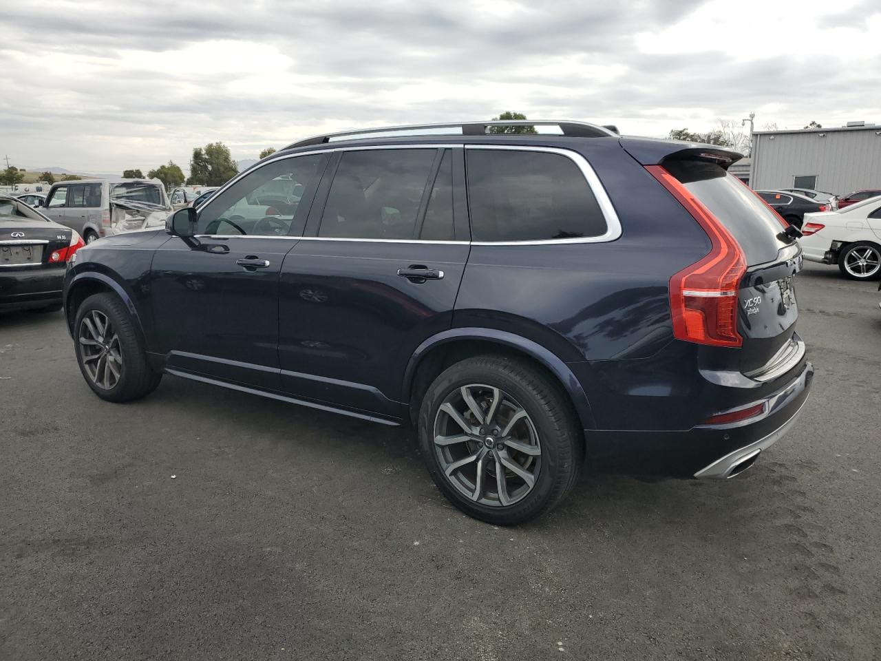 VOLVO XC90 T6 MOMENTUM