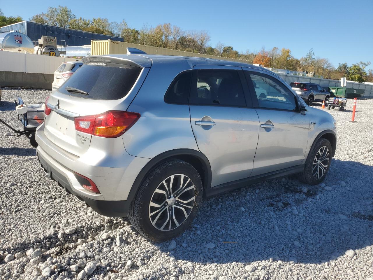 MITSUBISHI OUTLANDER ES