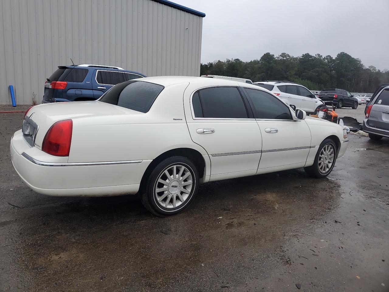 Lot #3283893451 2006 LINCOLN TOWN CAR S