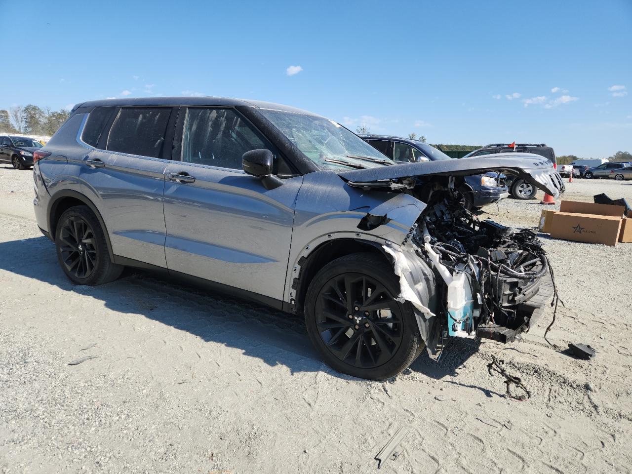 MITSUBISHI OUTLANDER SE