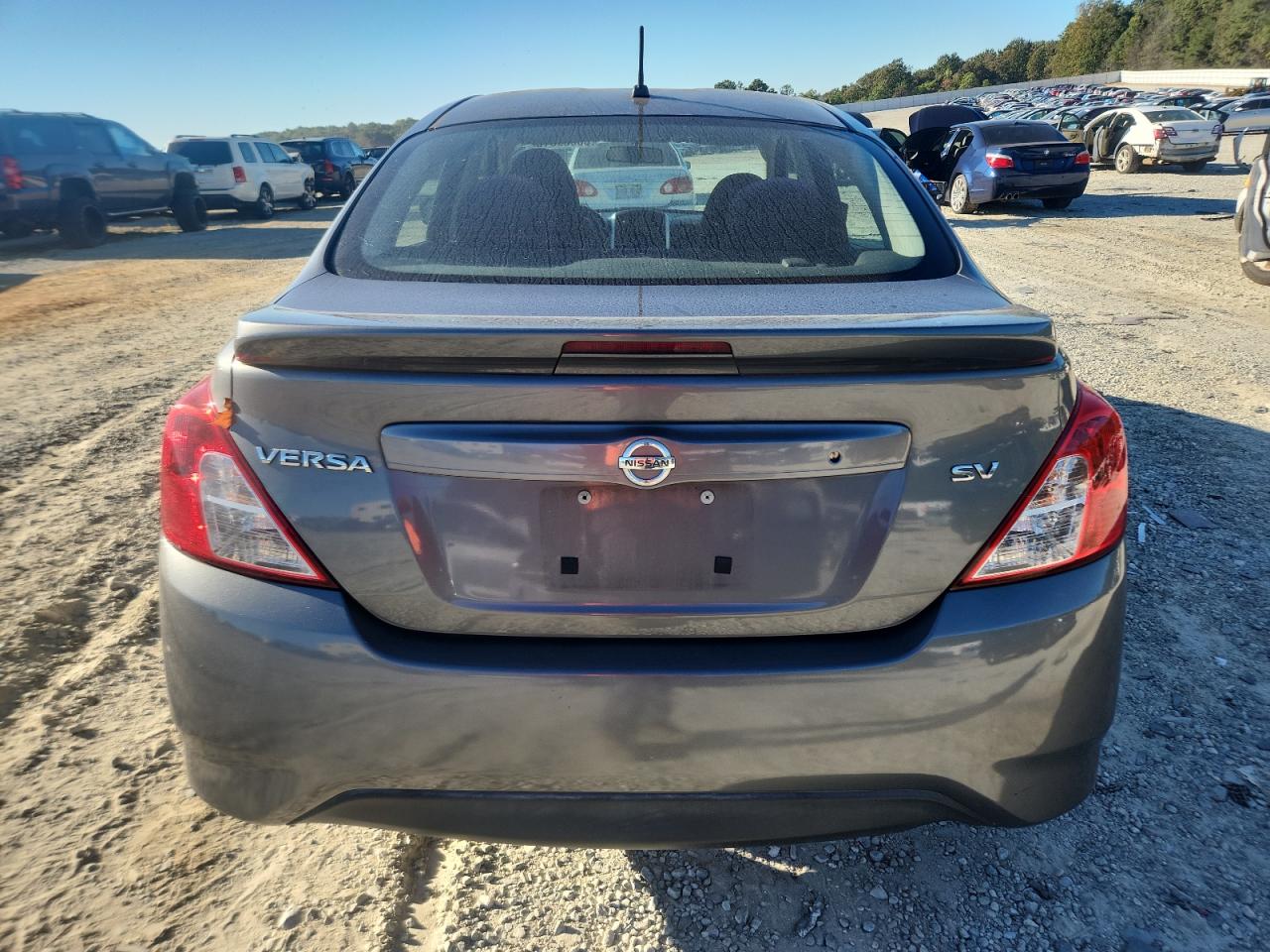 NISSAN VERSA S