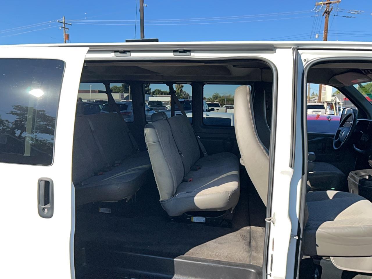 CHEVROLET EXPRESS LT