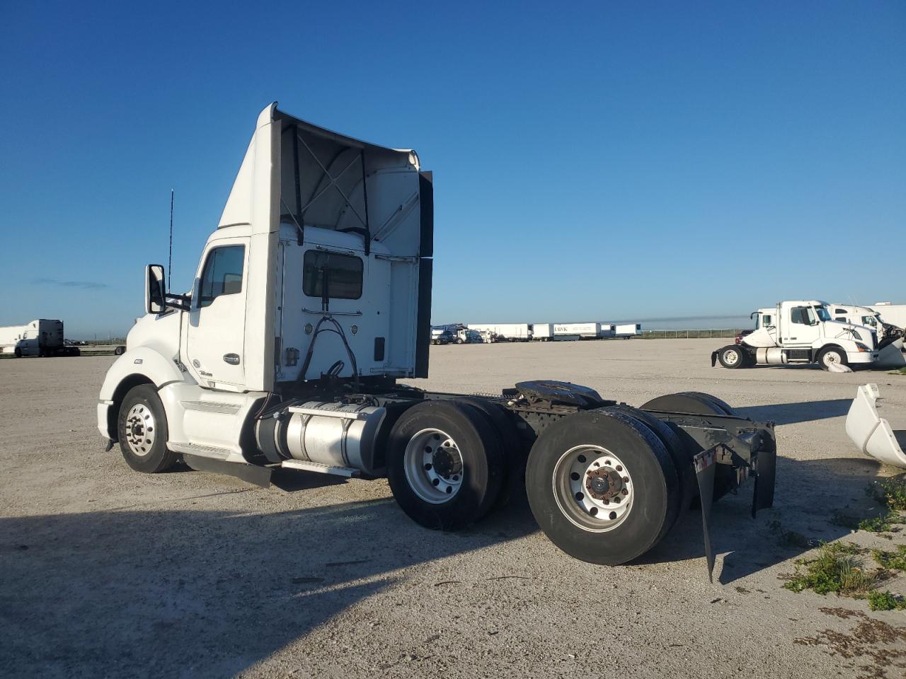 Lot #3263762123 2019 KENWORTH CONSTRUCTION T680