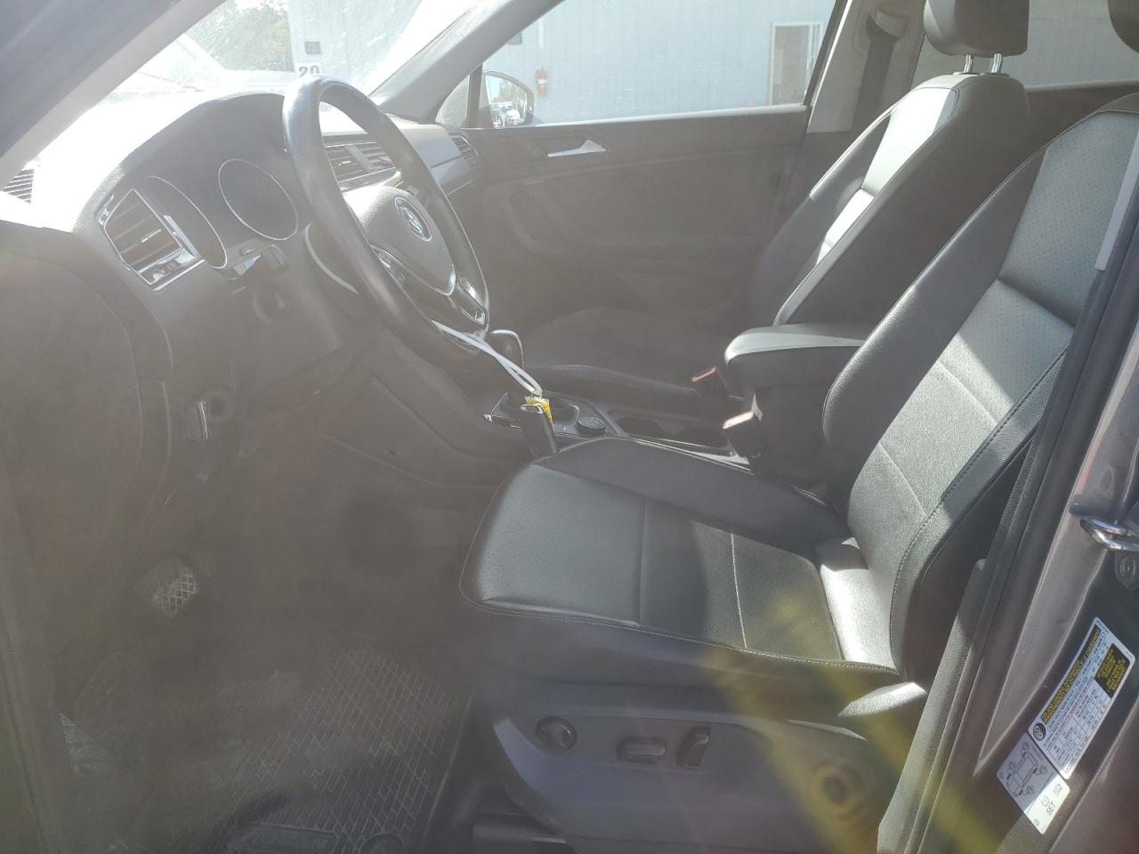 VOLKSWAGEN TIGUAN SE