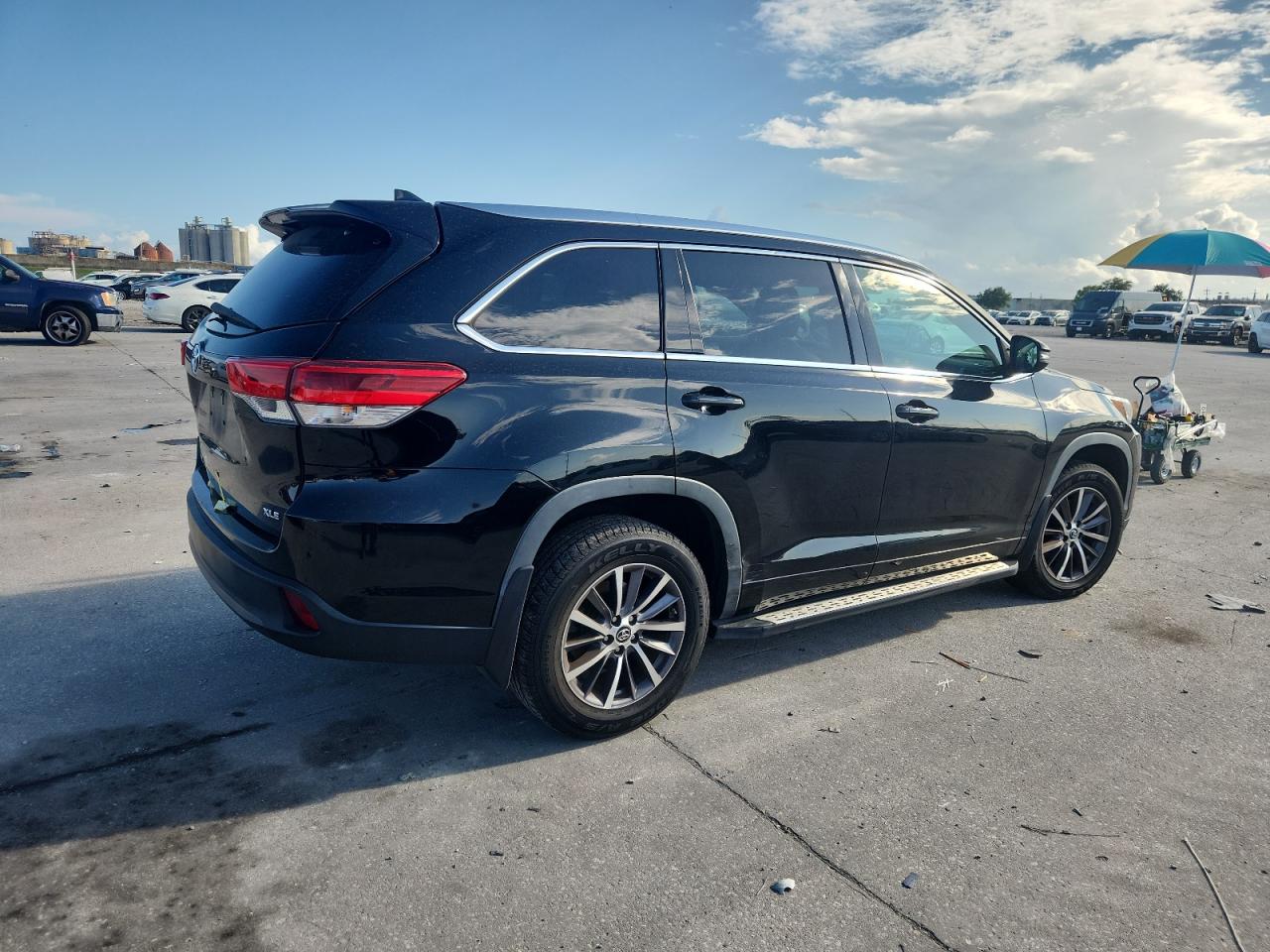 TOYOTA HIGHLANDER SE