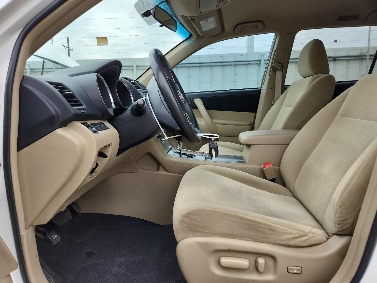 TOYOTA HIGHLANDER BASE