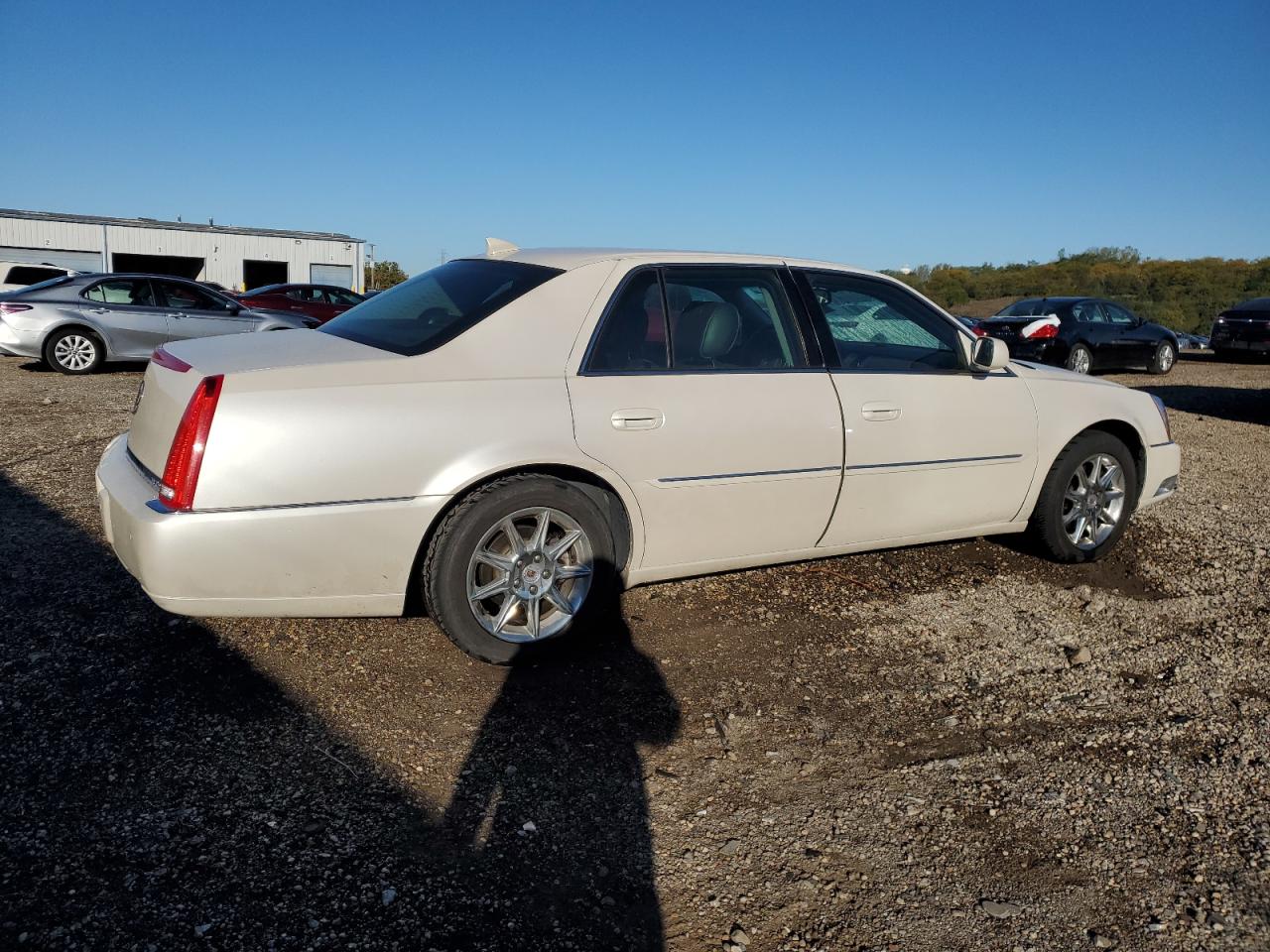 CADILLAC DTS LUXURY COLLECTION