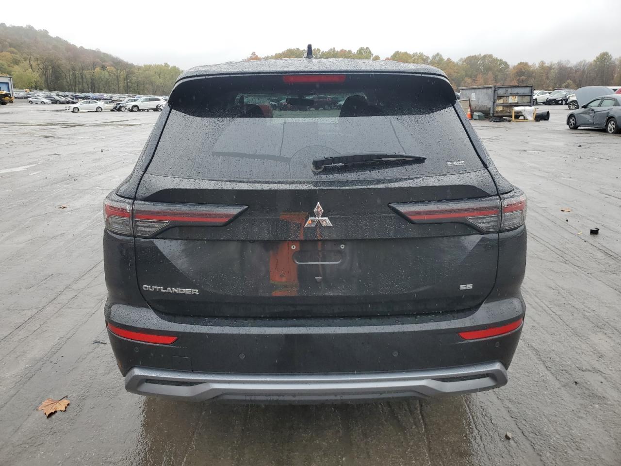 MITSUBISHI OUTLANDER SE