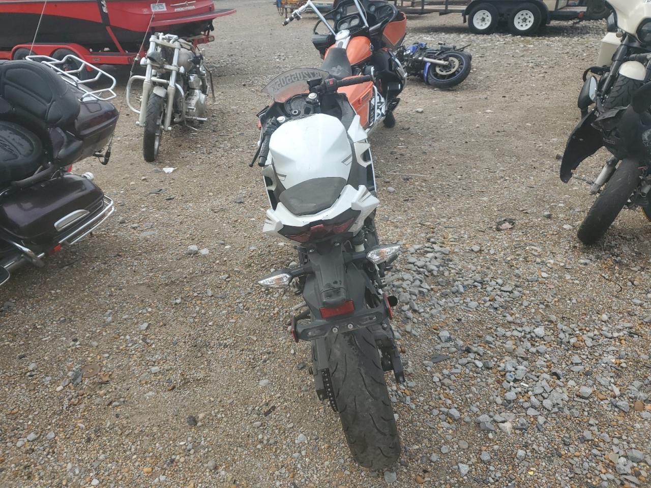 Lot #3291182954 2023 KAWASAKI EX400