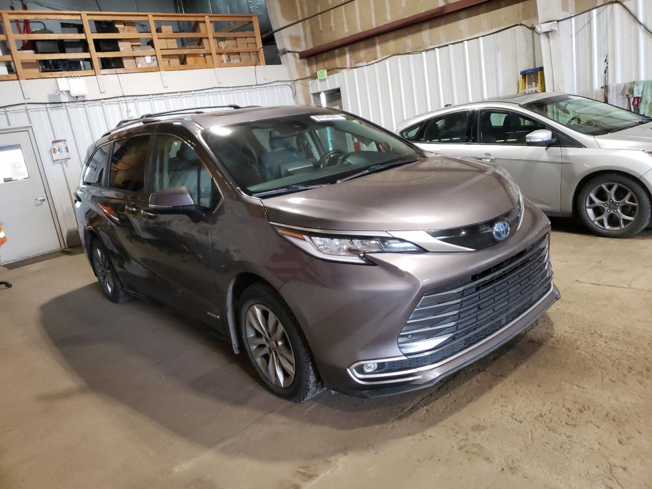 TOYOTA SIENNA LIMITED