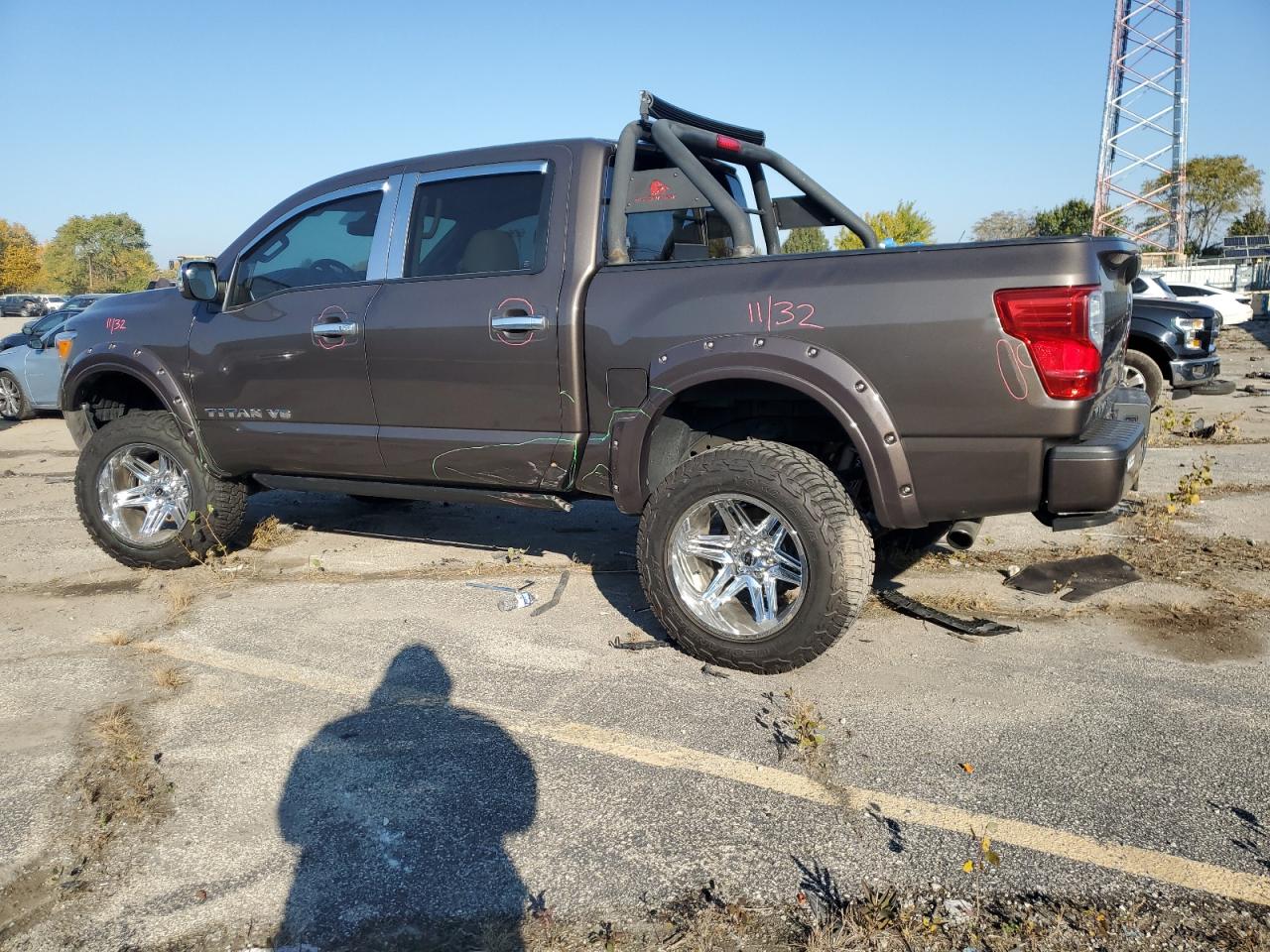 NISSAN TITAN SV