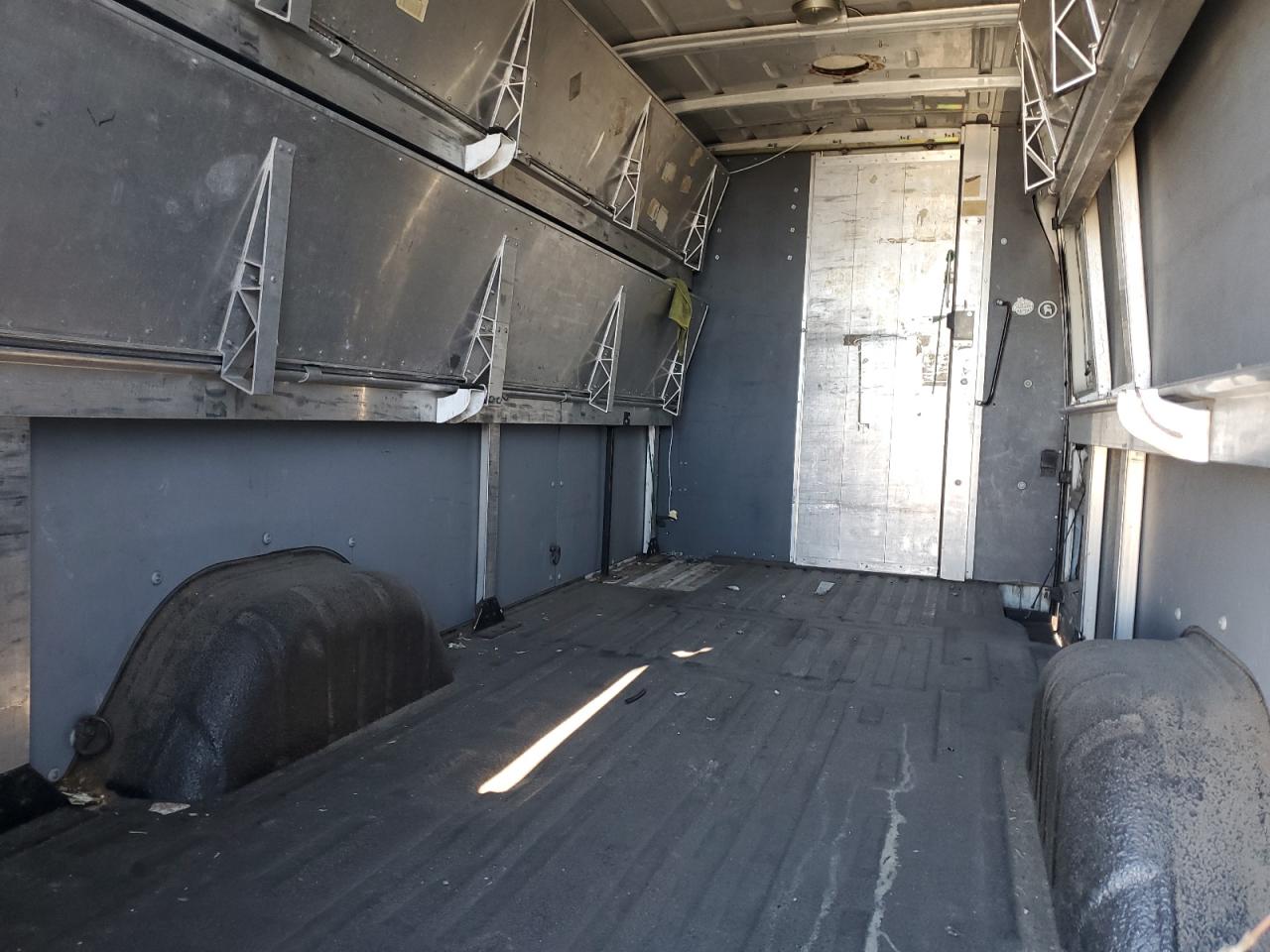 Lot #3270858450 2004 SPNR 2500 SPRINTER