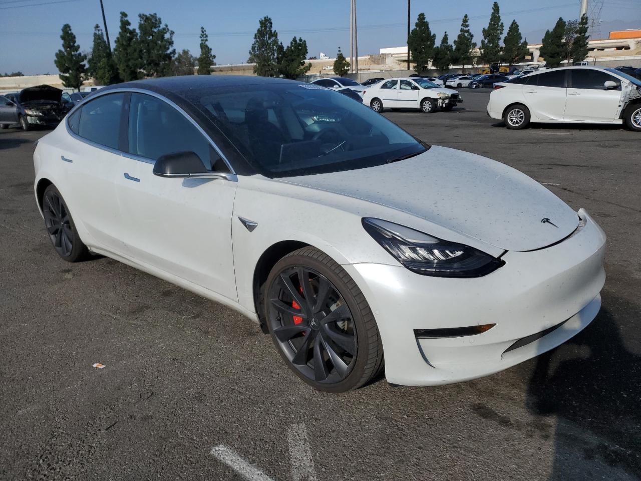 TESLA MODEL 3