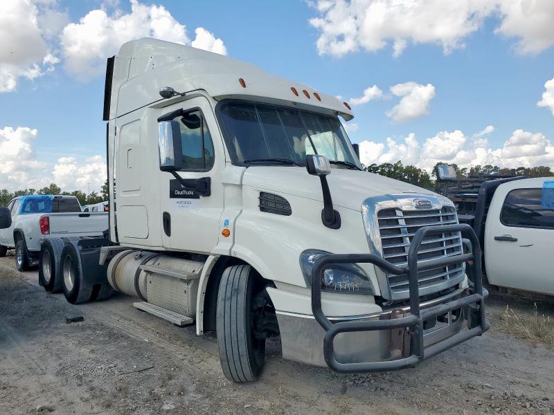 Global Auto Auctions: 2018 FREIGHTLINER CASCADIA 1