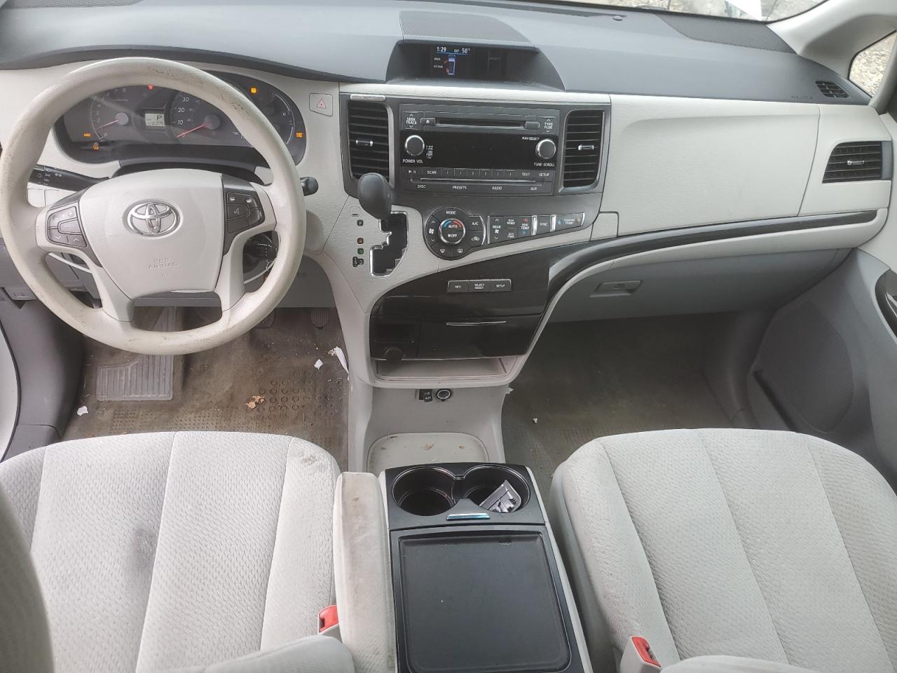 Lot #3291626240 2014 TOYOTA SIENNA LE