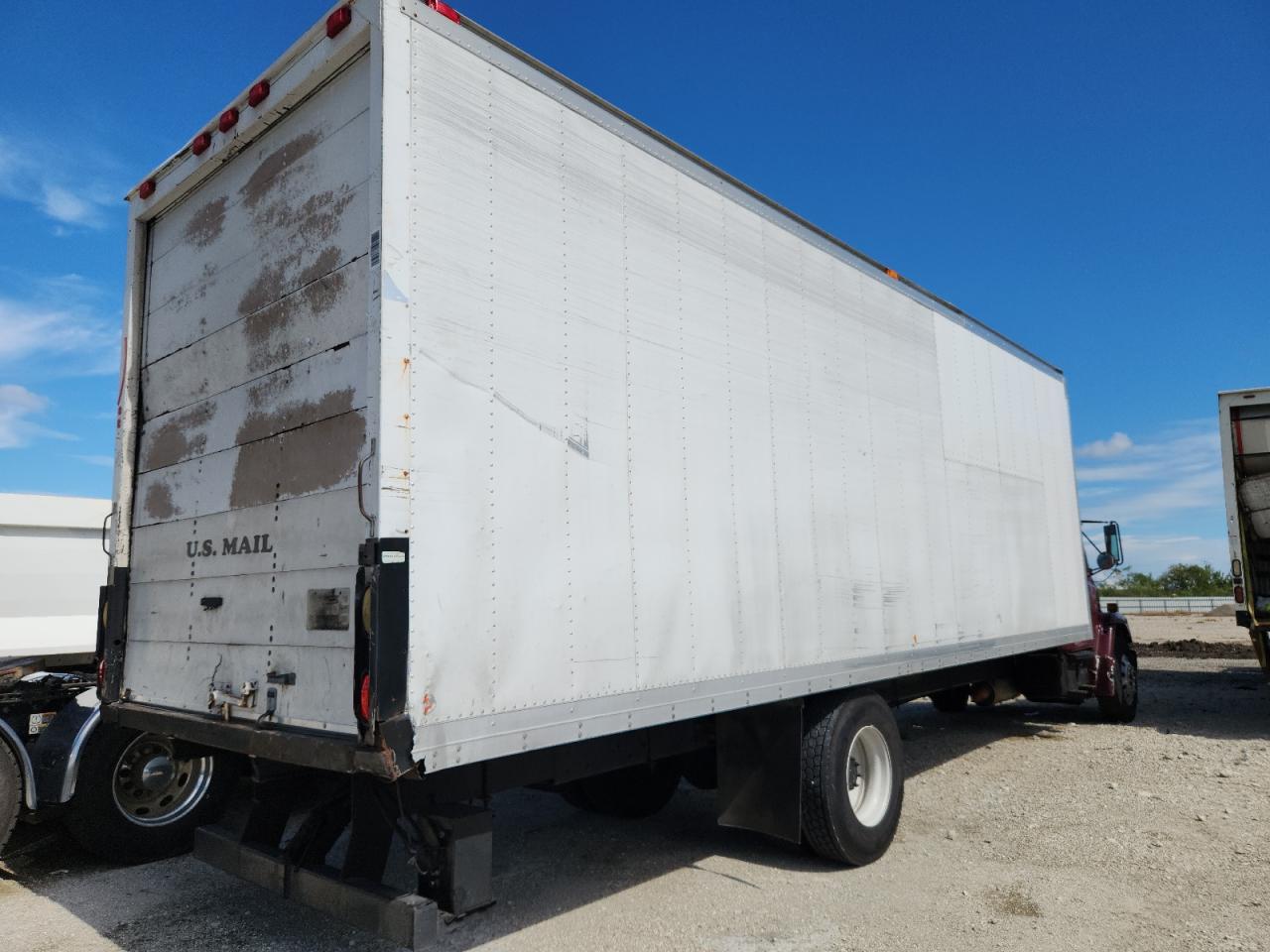 Lot #3279694922 2002 FREIGHTLINER MEDIUM CONVENTIONAL FL70