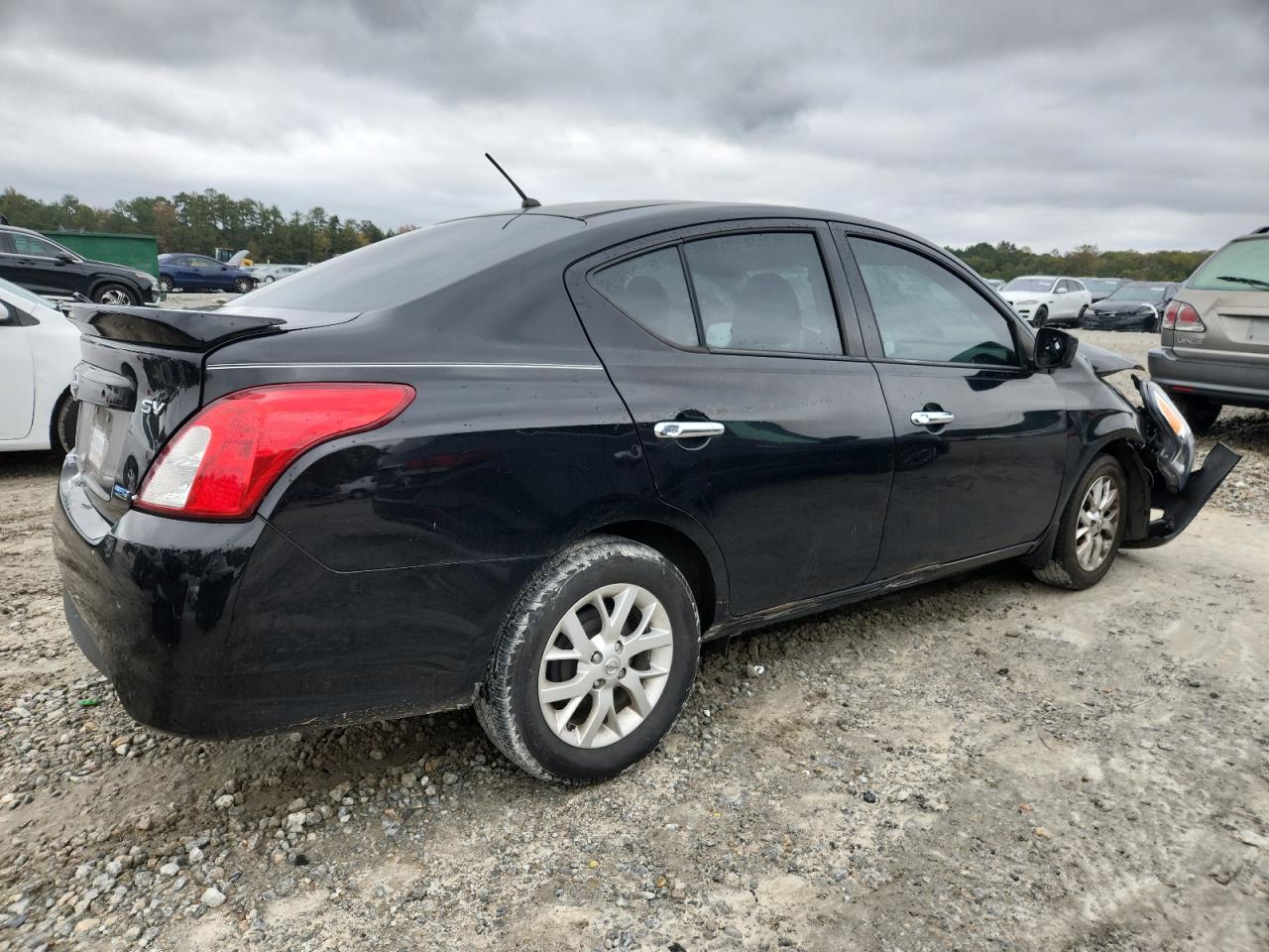 NISSAN VERSA S