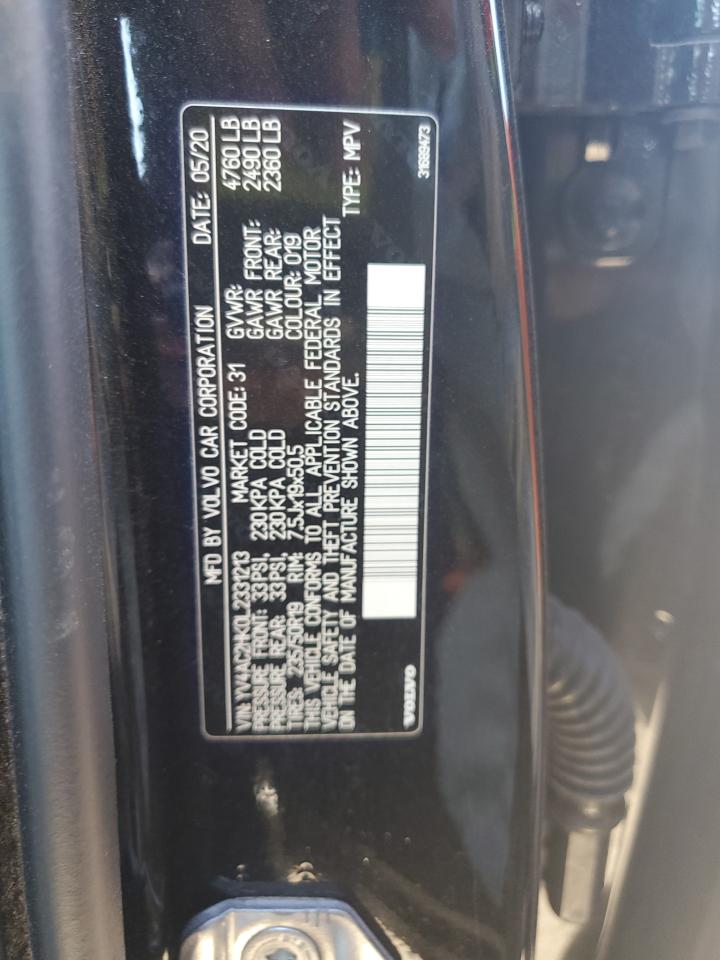 VOLVO XC40 T4 MOMENTUM