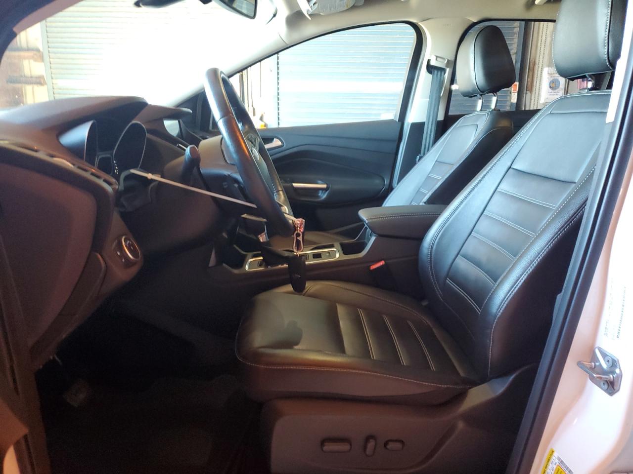 FORD ESCAPE TITANIUM