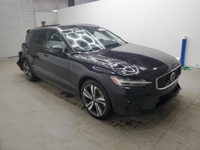 2025 VOLVO V60 CROSS YV4L12WK8S2146889