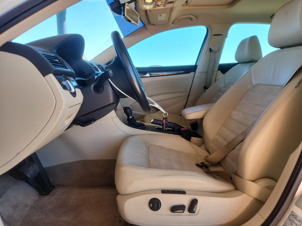 VOLKSWAGEN PASSAT SEL