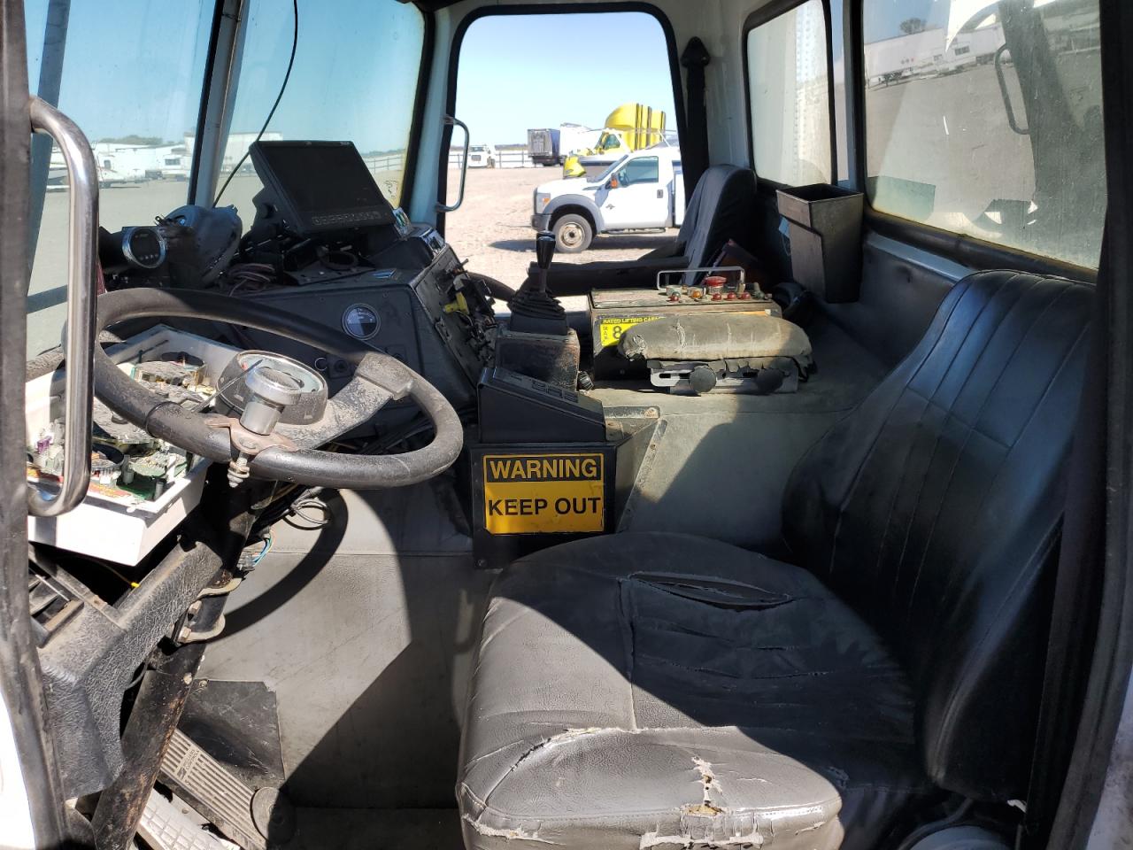 Lot #3286699340 2005 AUTOCAR XPEDITOR W