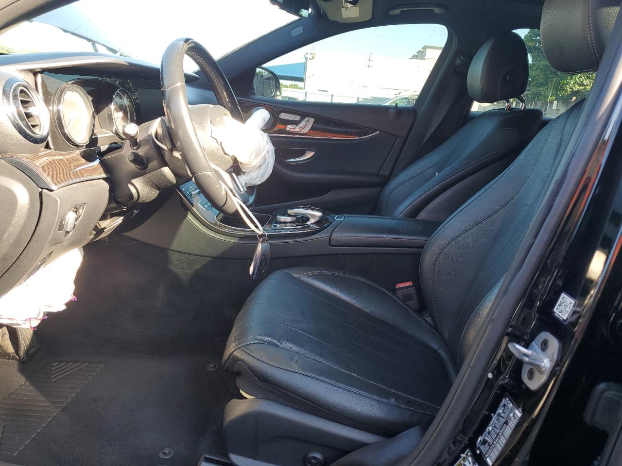 MERCEDES-BENZ E-CLASS 300