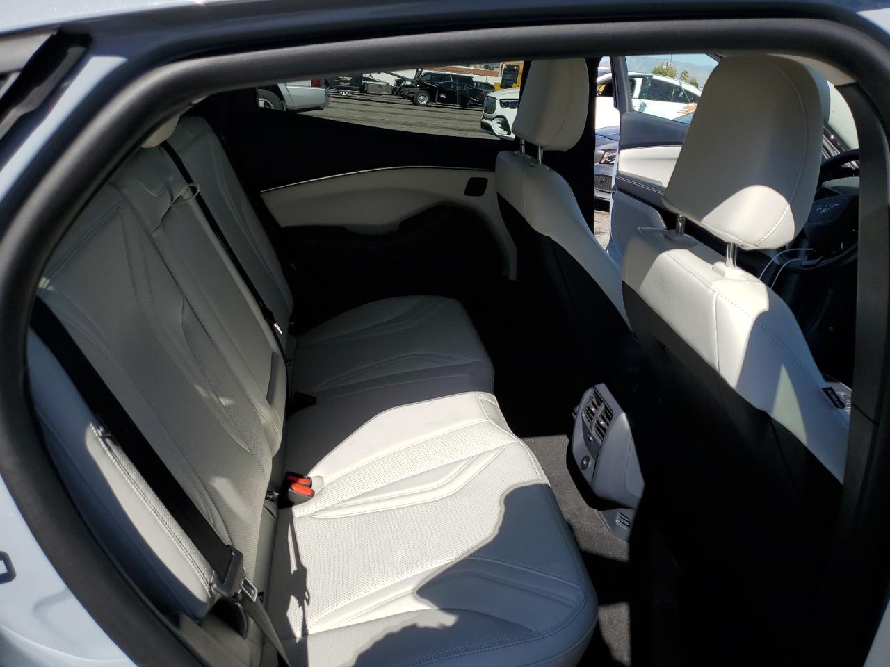 FORD MUSTANG PREMIUM