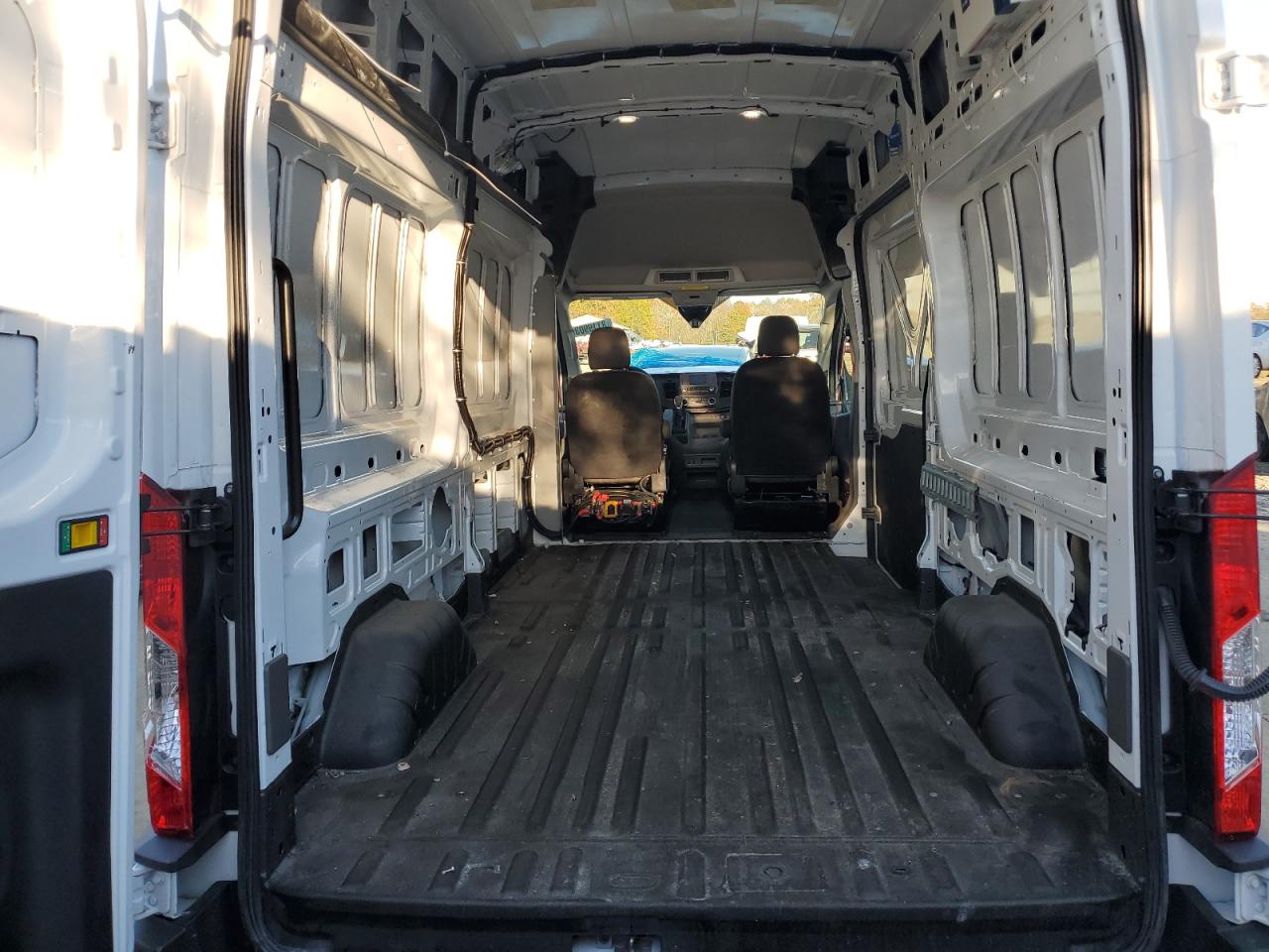 Lot #3301671648 2023 FORD TRANSIT T-