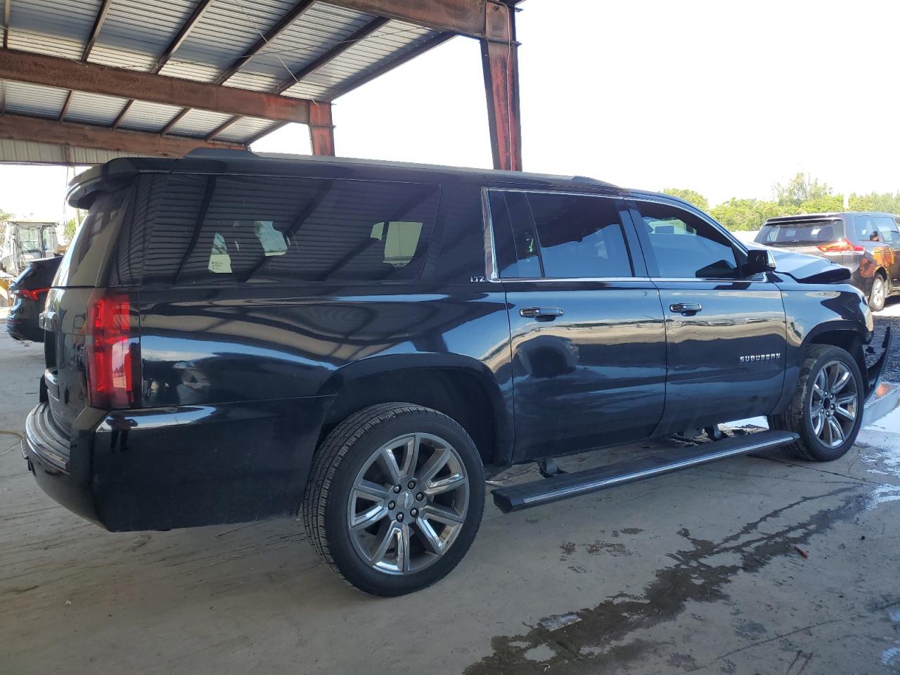 CHEVROLET SUBURBAN C1500 LTZ