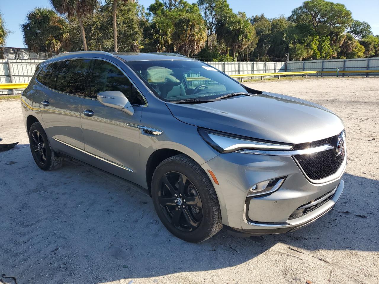 BUICK ENCLAVE ESSENCE