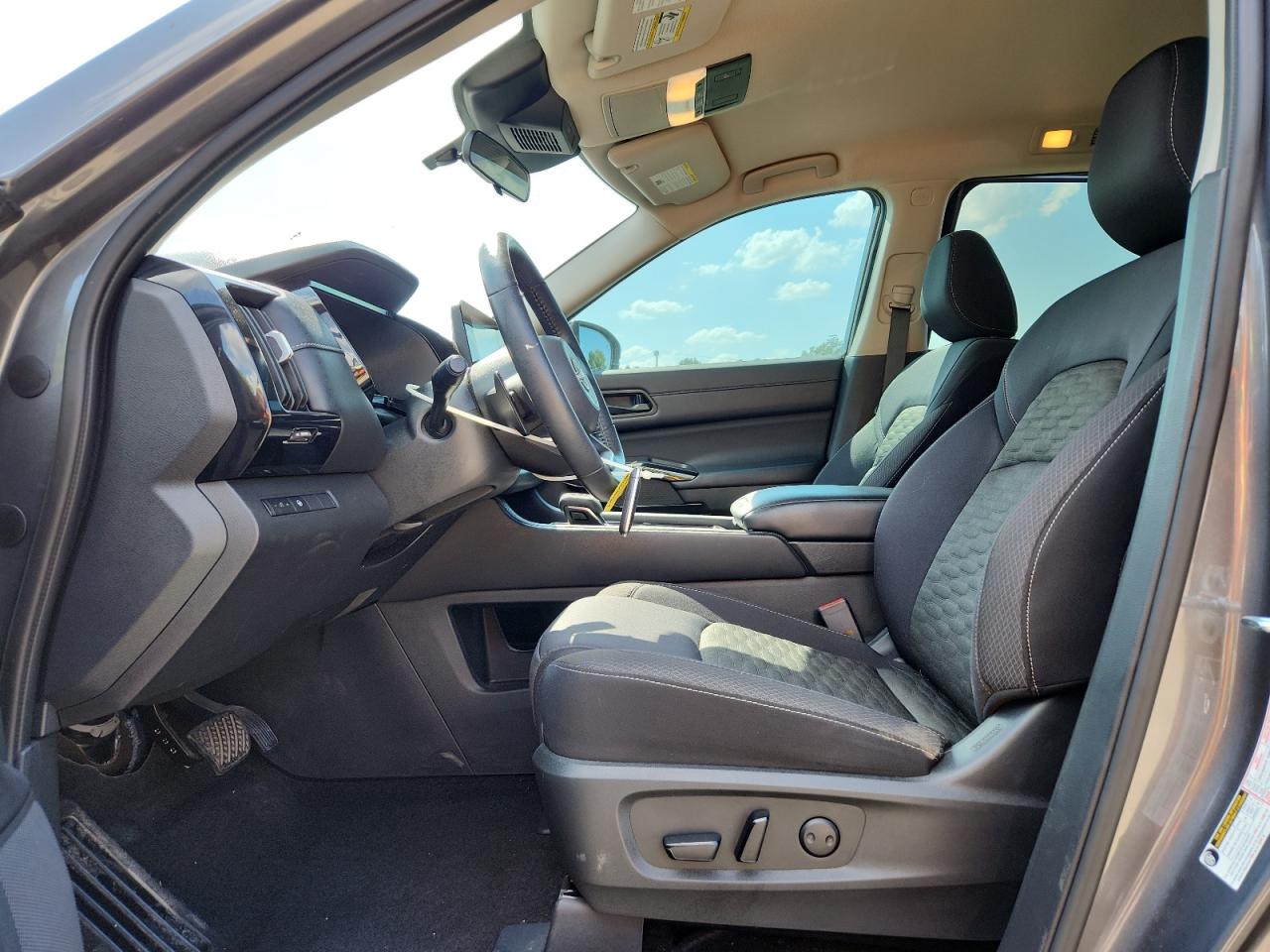 NISSAN PATHFINDER SV