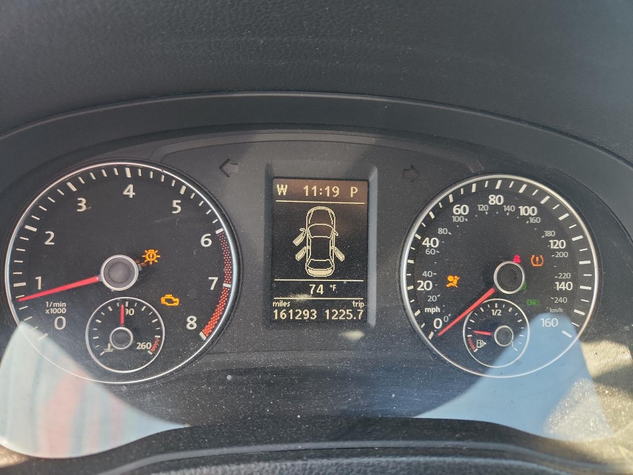 VOLKSWAGEN PASSAT SE