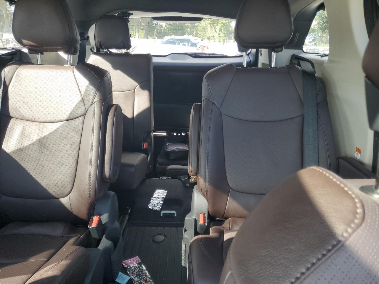 TOYOTA SIENNA LIMITED