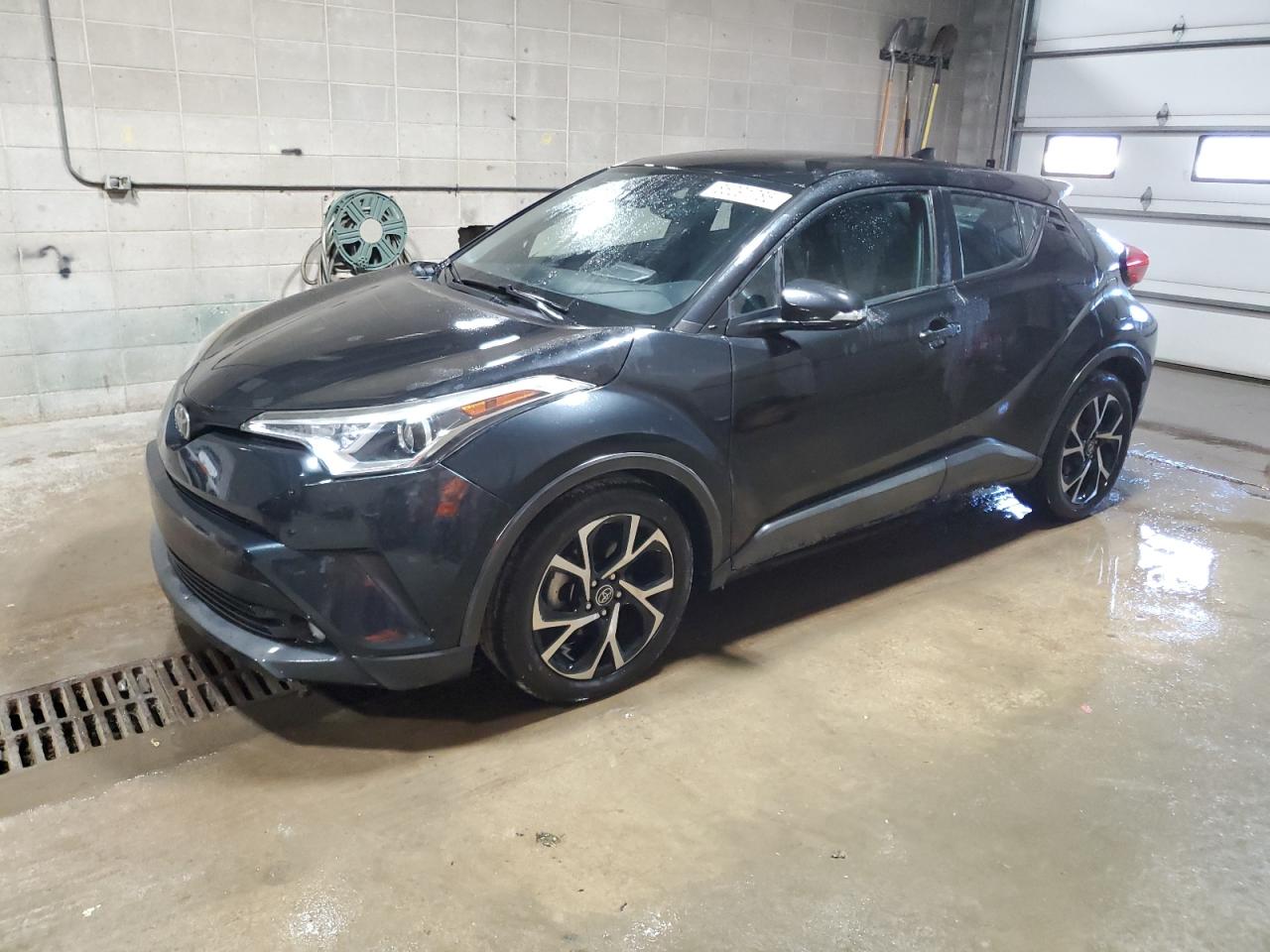 TOYOTA C-HR XLE