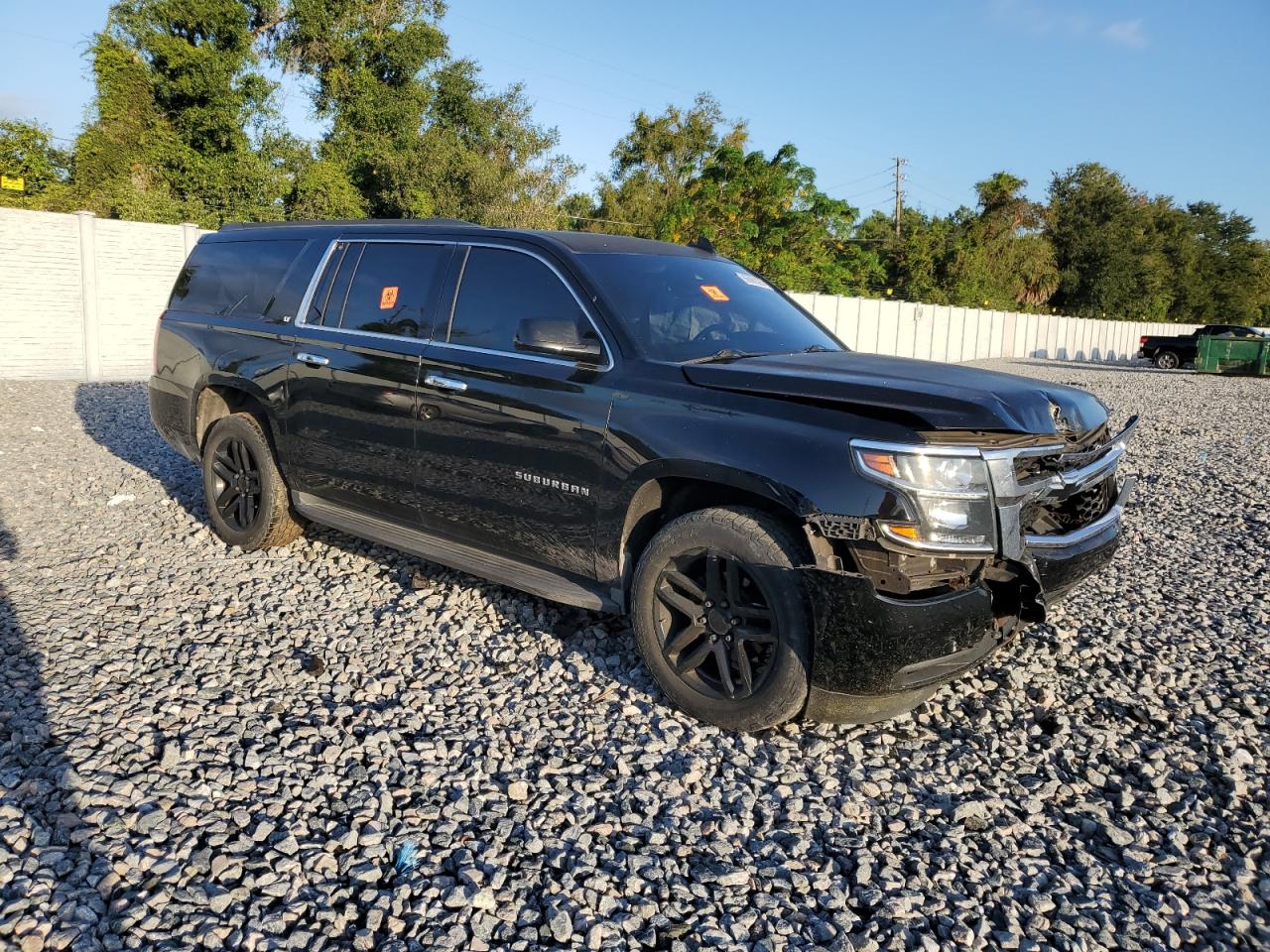 CHEVROLET SUBURBAN C1500 LT
