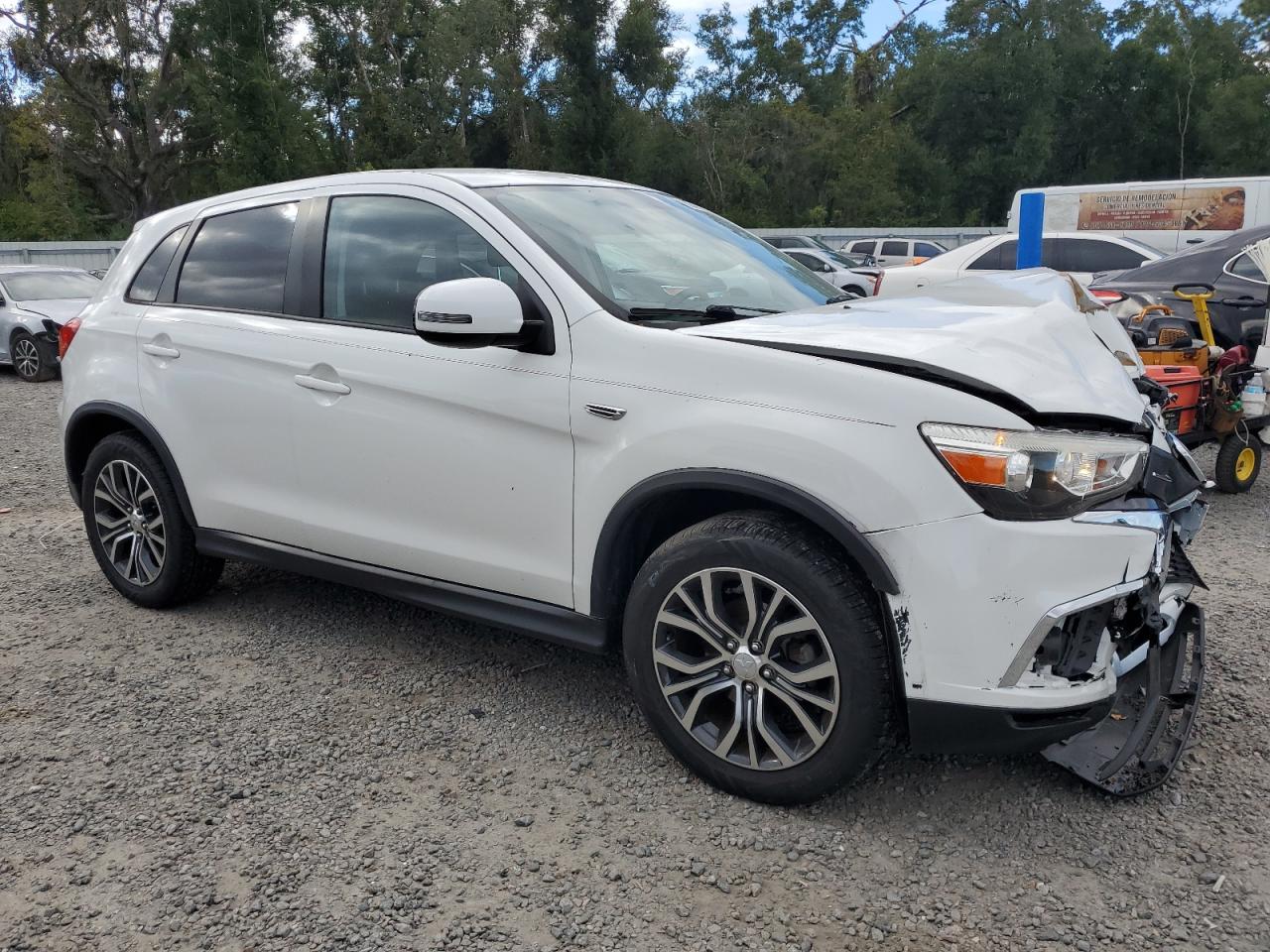 MITSUBISHI OUTLANDER ES