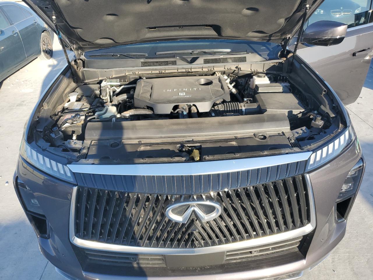 INFINITI QX80 LUXE
