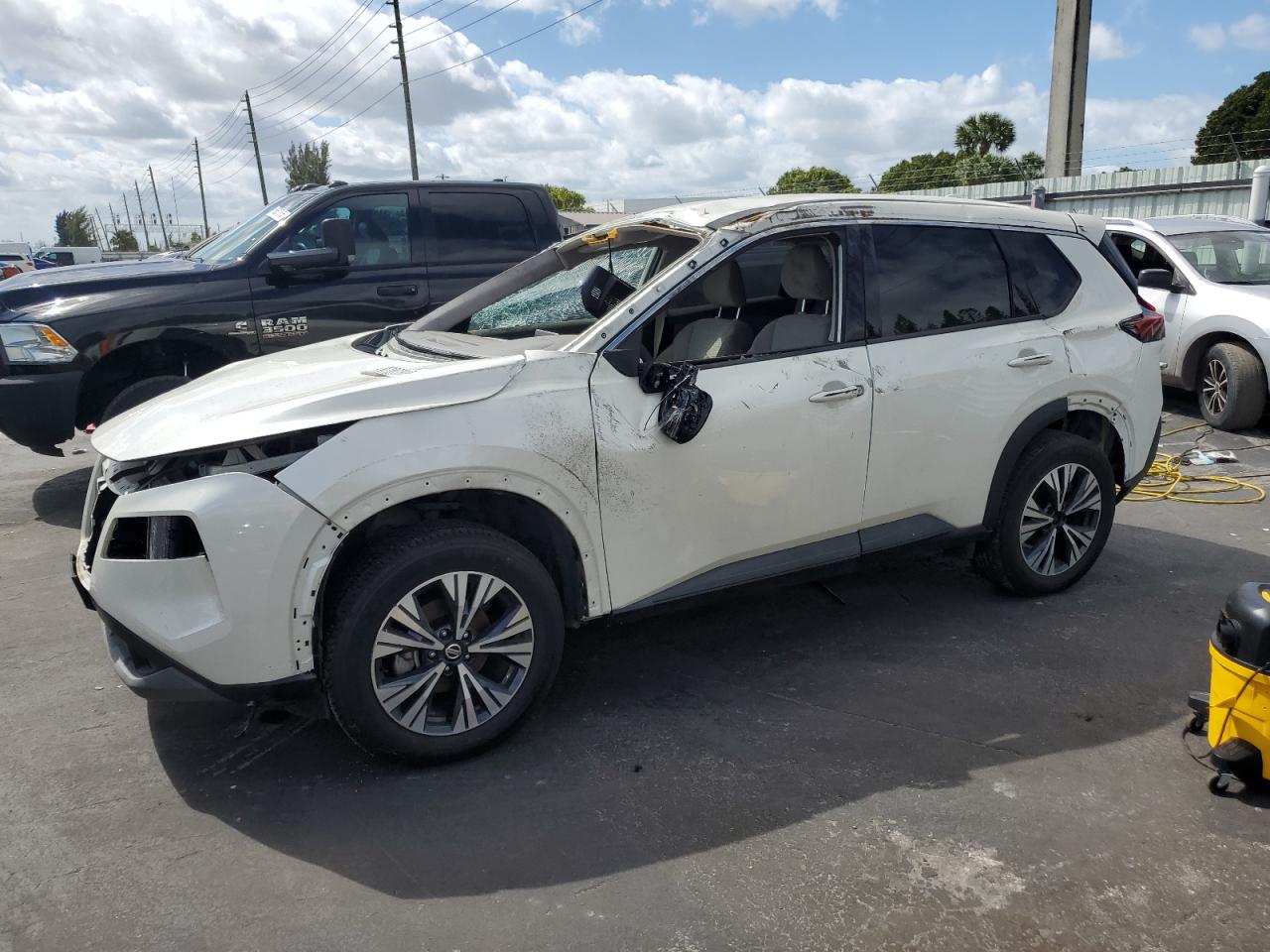 Lot #3266751385 2021 NISSAN ROGUE SV